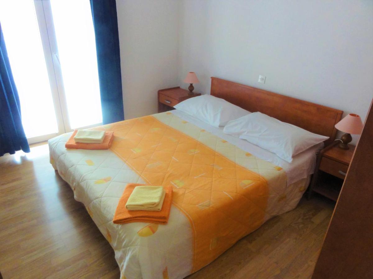 Apartment House Helena Primošten Екстериор снимка