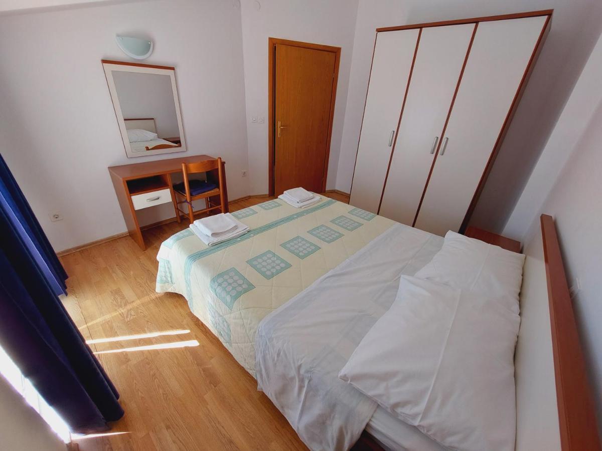 Apartment House Helena Primošten Екстериор снимка