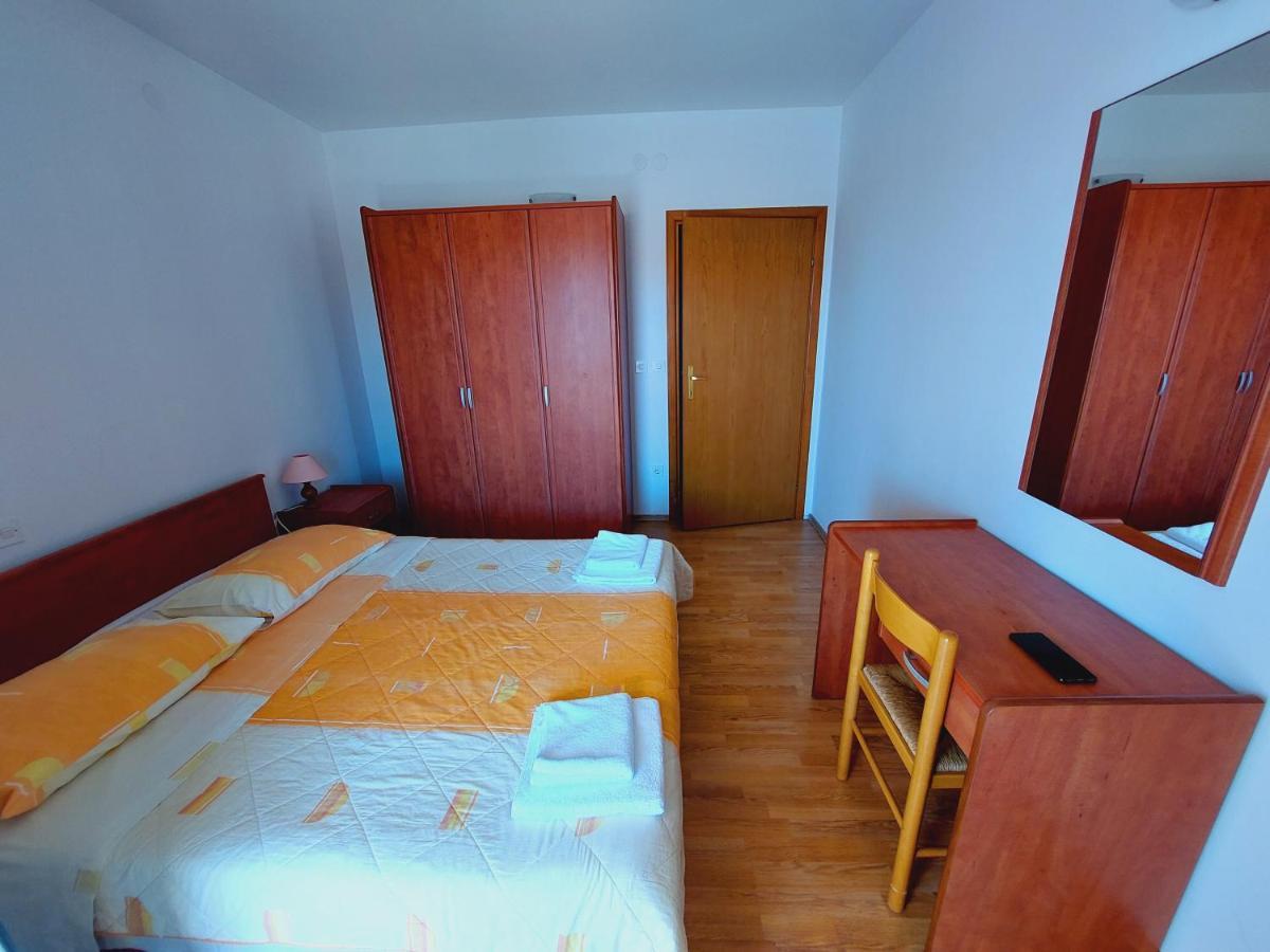 Apartment House Helena Primošten Екстериор снимка