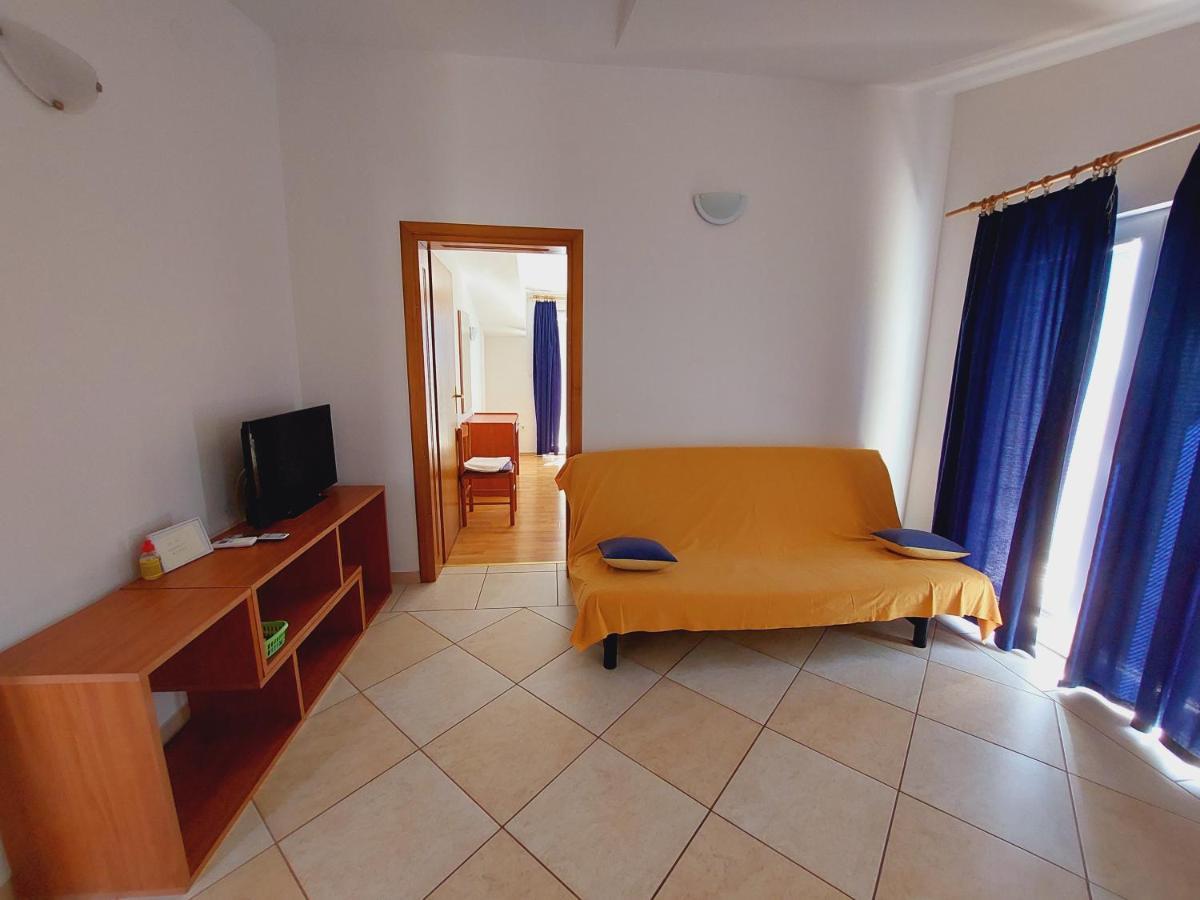 Apartment House Helena Primošten Екстериор снимка